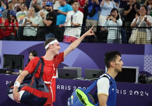 巴黎奥运会羽毛球男子单打金牌赛：昆拉武特0-2安赛龙,安赛龙2-0昆拉武特夺冠